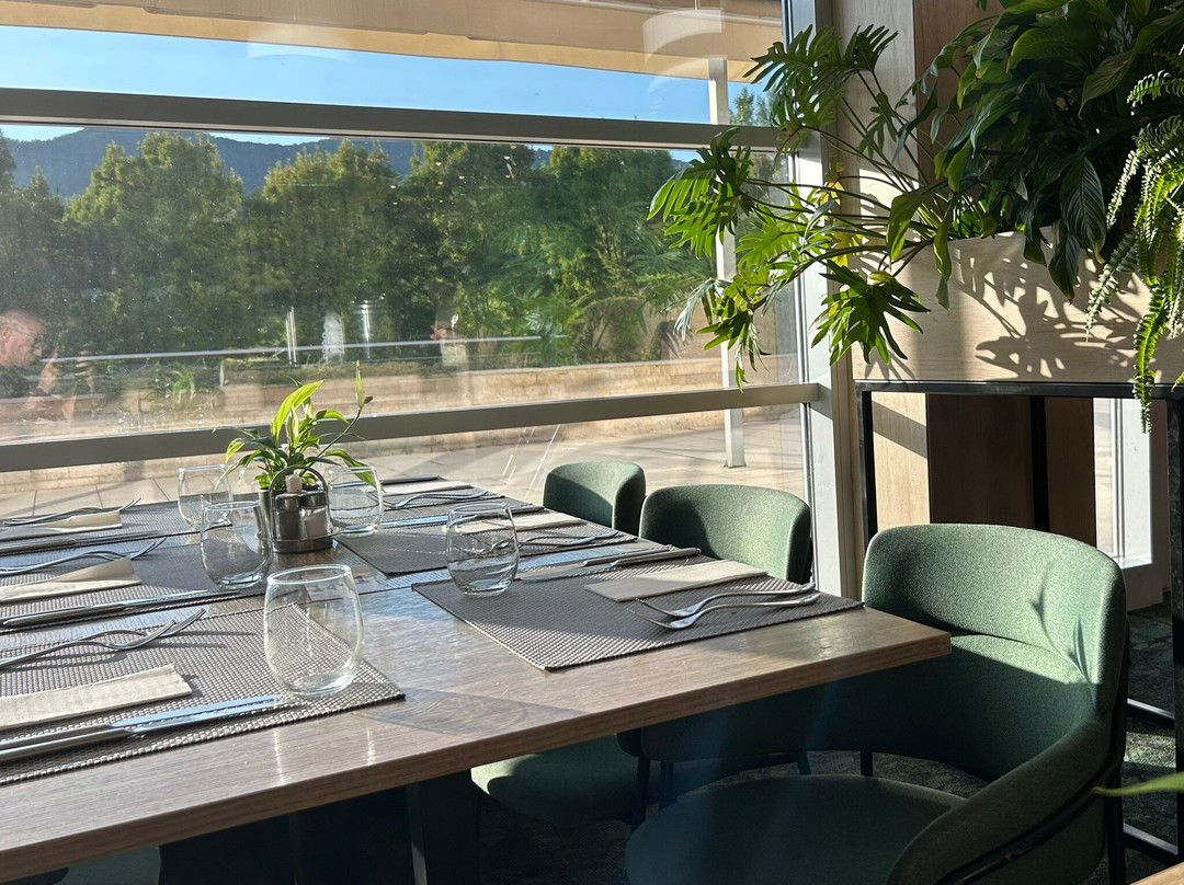 维谢格拉德温泉酒店主图