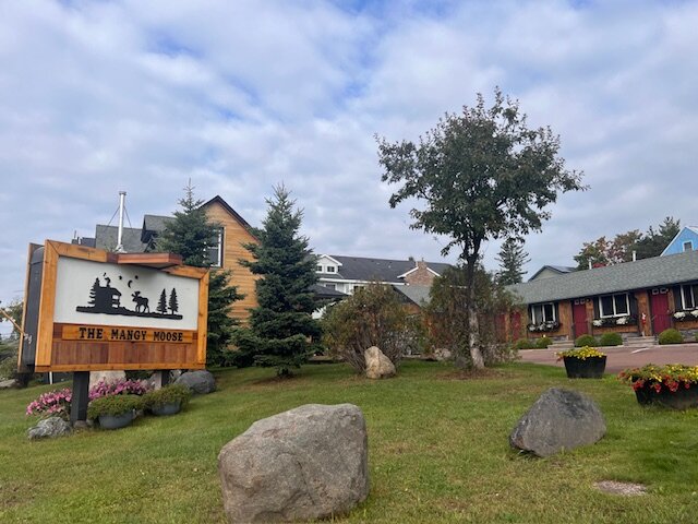 Mangy Moose Motel-浴室