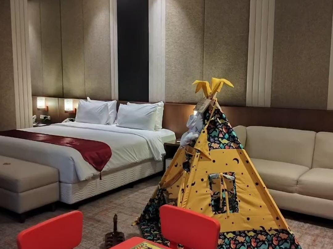 Avenzel Hotel and Convention Cibubur主图