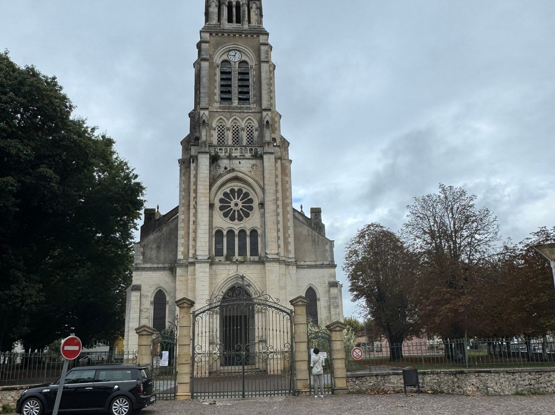Eglise Sainte-Eugenie-Pontonx-sur-l'Adour必去景点
