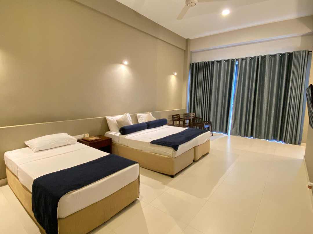 橡树雷茶布什酒店主图