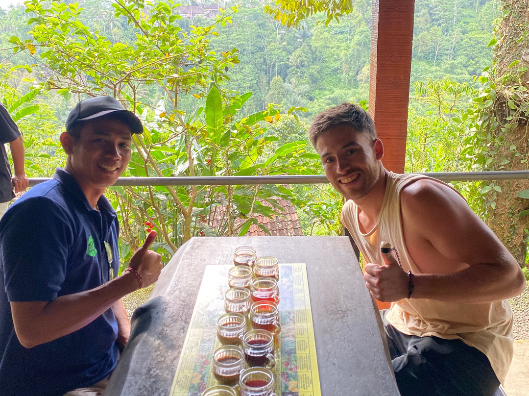 Lovina Transport Bali 007-罗威那海滩必去景点