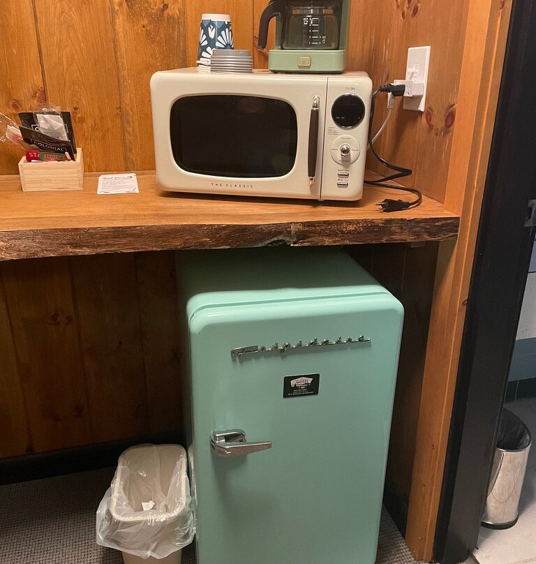 The Springs Motel主图