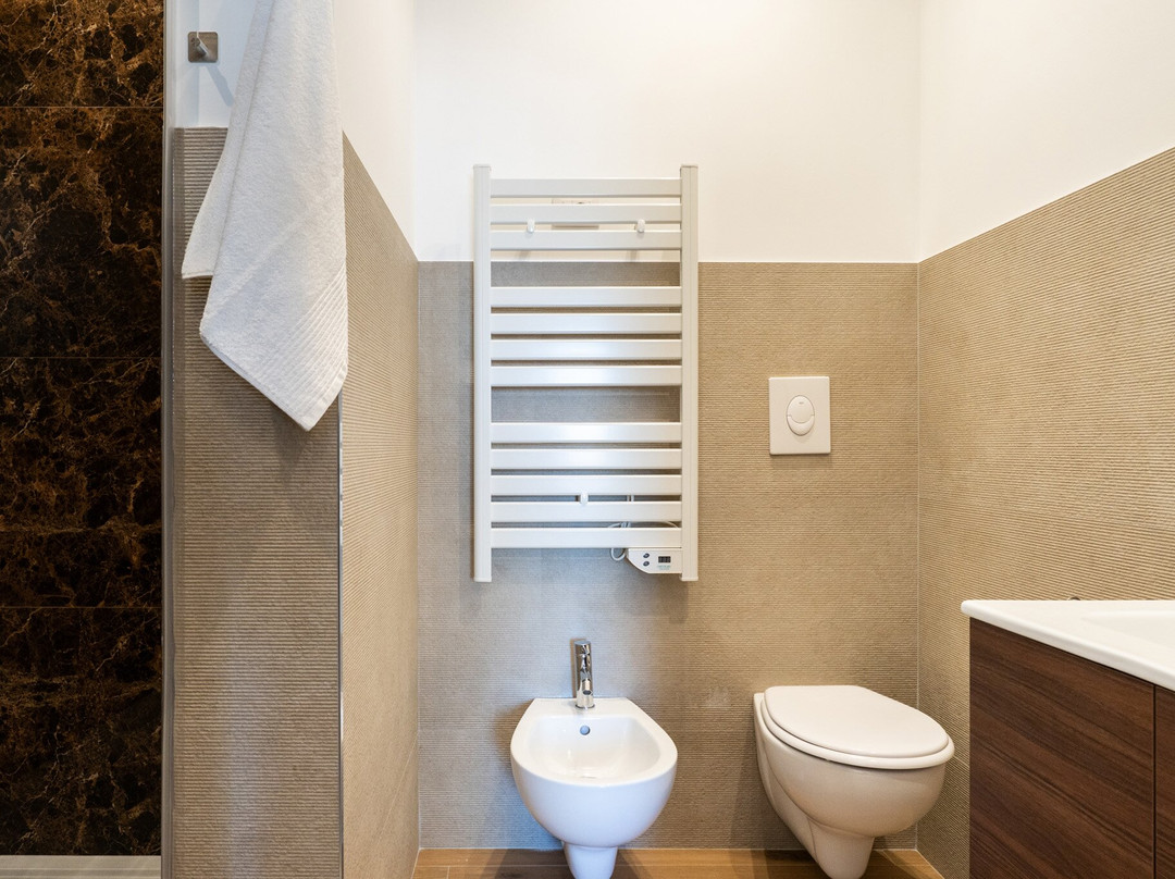 Barirooms - Sparano Suites Triple