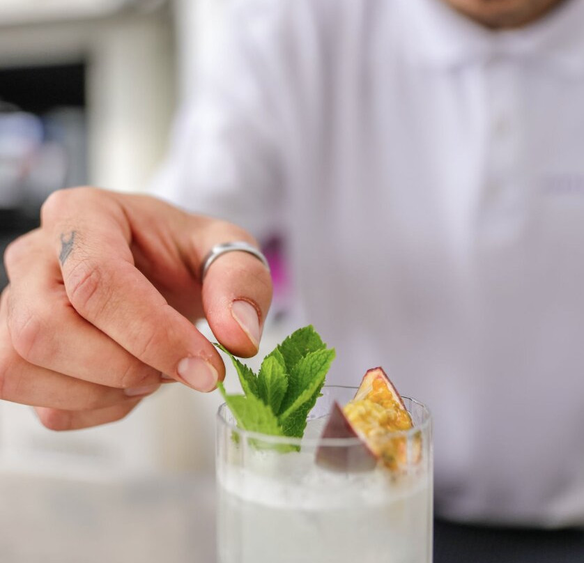 Purple Fish Lounge Bar-蒙特勒必去景点