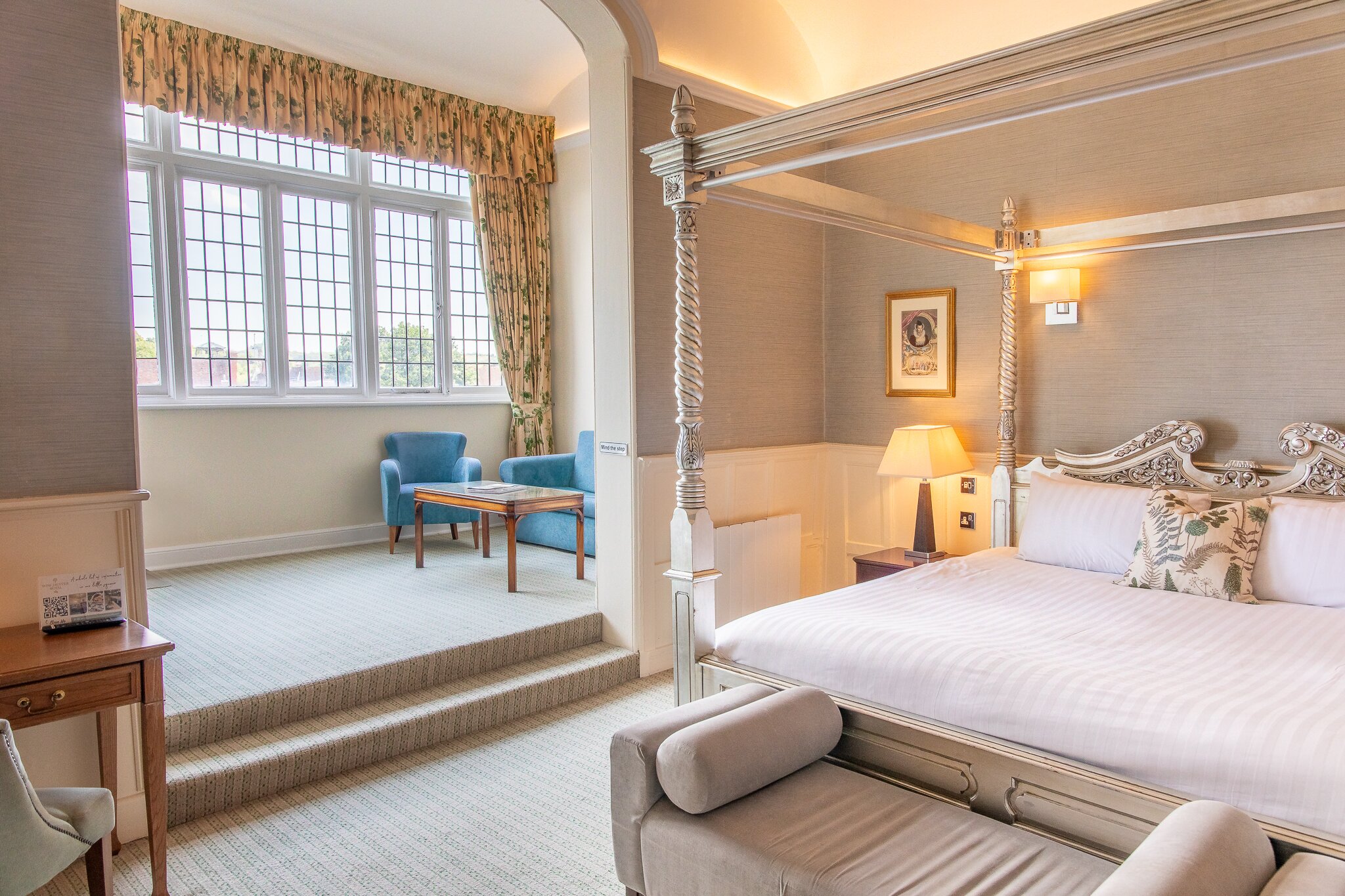 温彻斯特皇家酒店-客卧