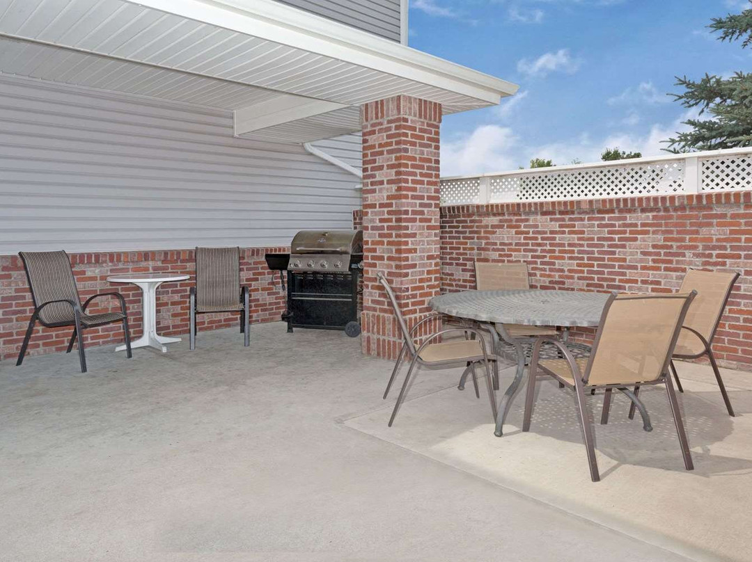 Ault酒店住宿-Super 8 by Wyndham Windsor