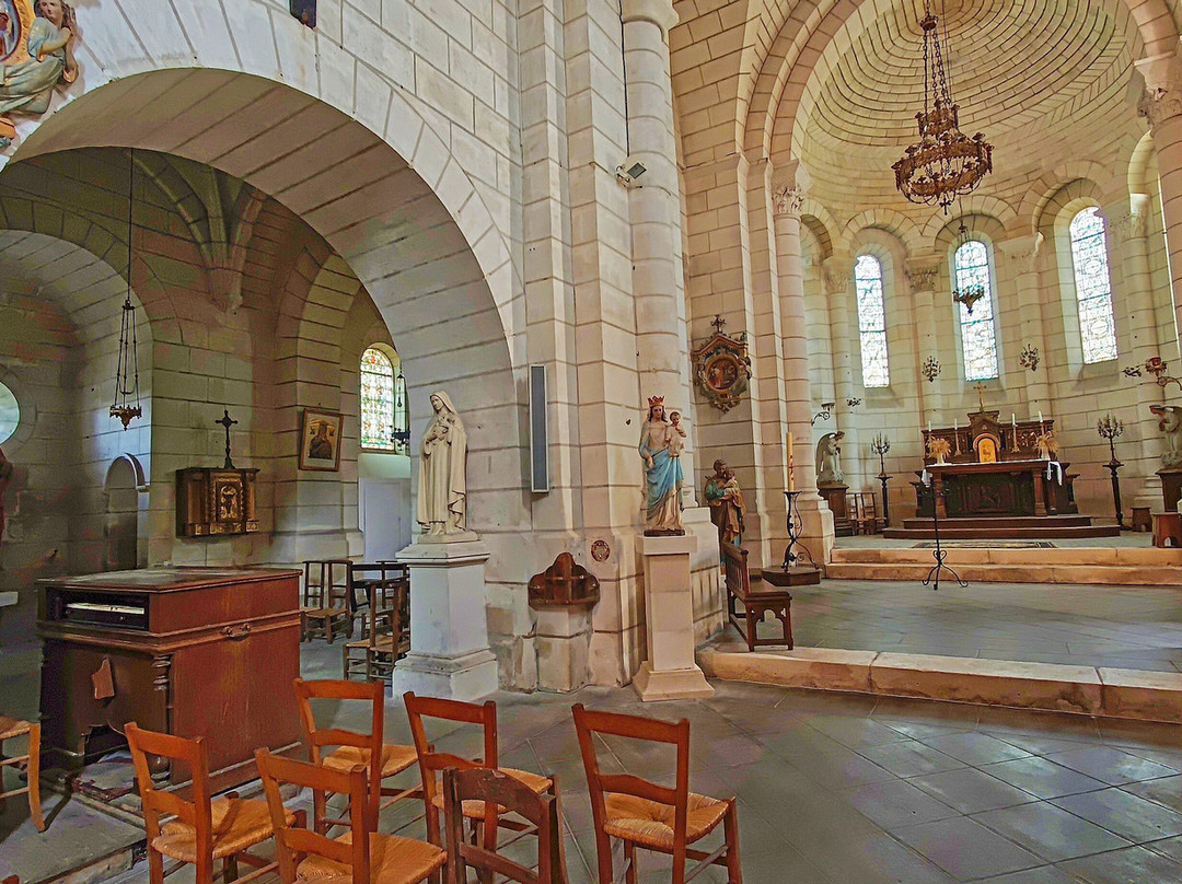 The Church of Saint-Pierre-ès-Liens in Bourdeilles-Bourdeilles必去景点