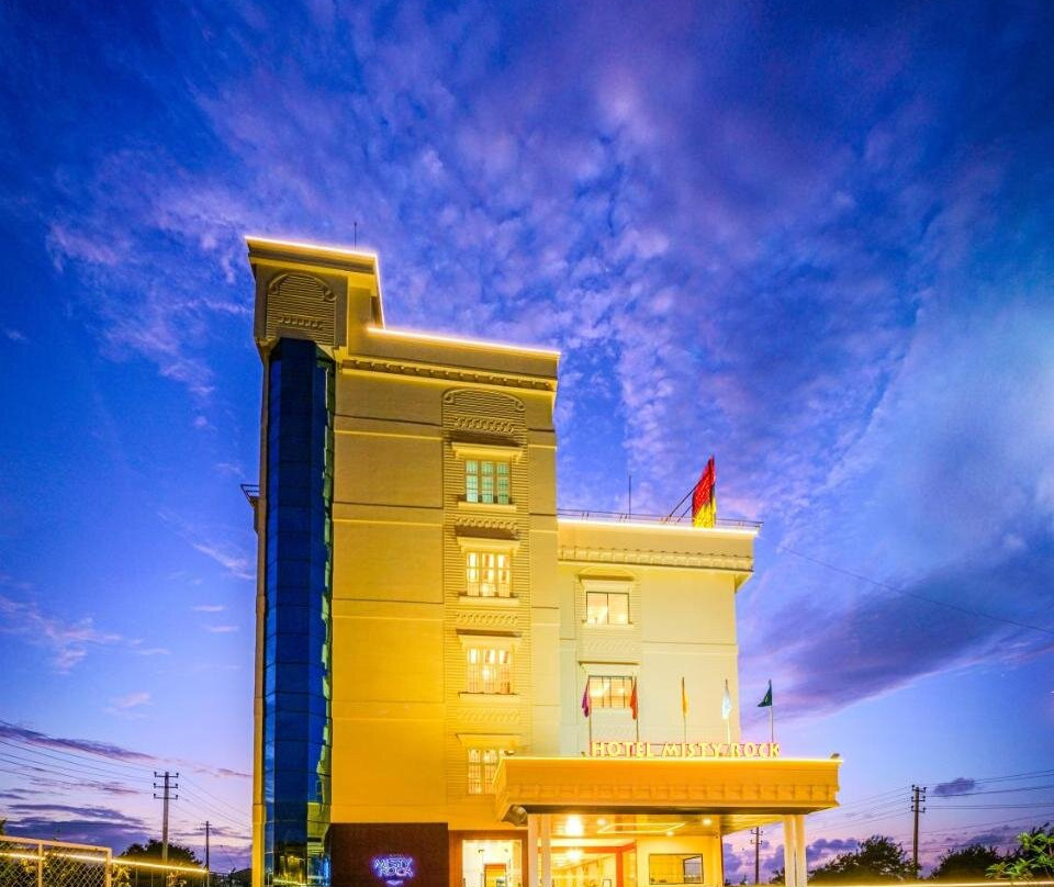 Misty Rock Hotel主图