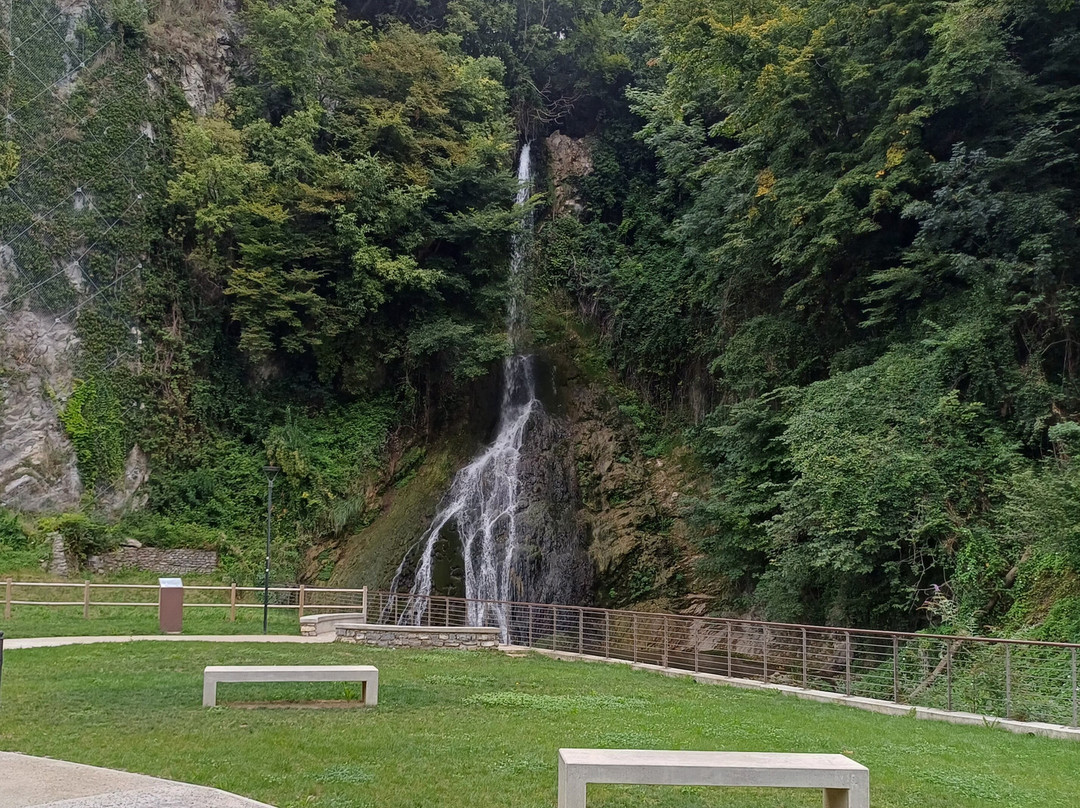 Cascata Vallategna-Asso必去景点