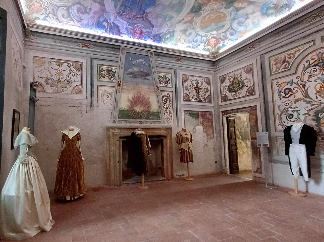 Palazzi del 500 e del 700 di Villa Litta