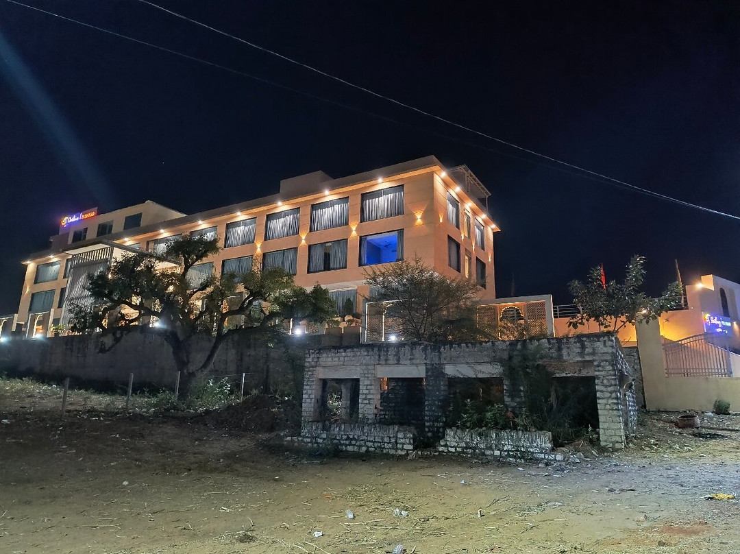 Sterling Pushkar主图