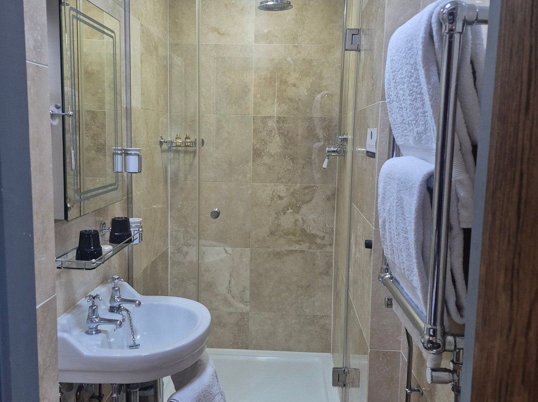 The Black Hole主图