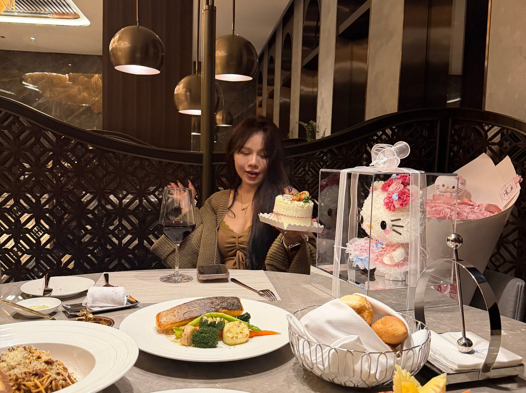 Arjuna Solitaire Hotel