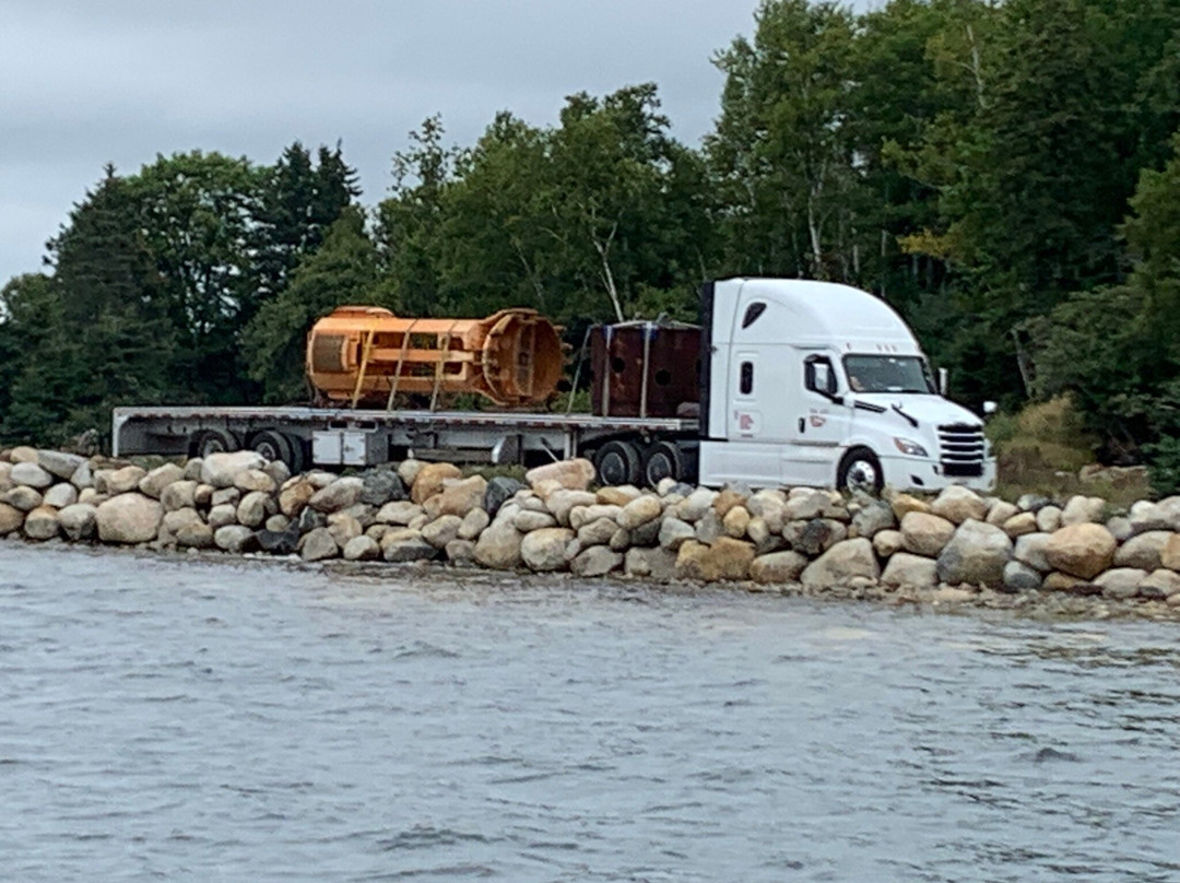 Salty Dog Sea Tours-Oak Island必去景点