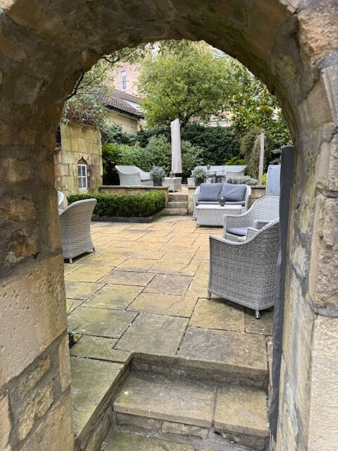 昆斯伯里酒店主图