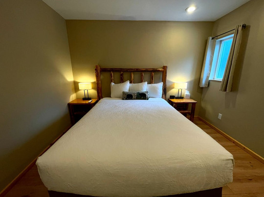 The Riverfront Motel & Cabins主图