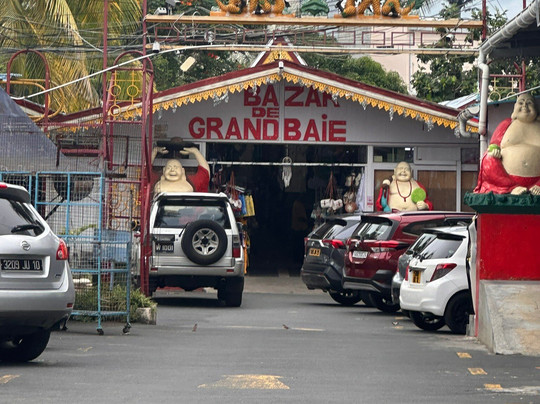 Grand Baie Bazaar-大湾必去景点