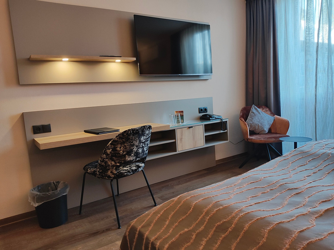 阿尔特米尔塔尔公园酒店主图