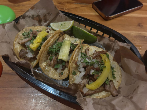 Los Tacos Del Gordo