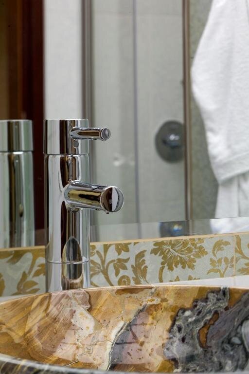 麦森德斯莱斯豪华套房酒店-浴室