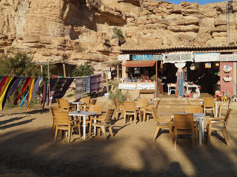 Tamerza Canyon-吐泽尔必去景点