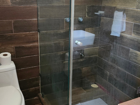 天空与森林酒店主图