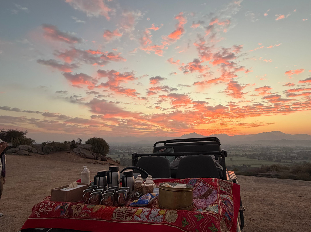 比贾布尔小屋主图