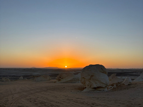 Anas Badrmany Tour Guide-Bahariya Oasis必去景点