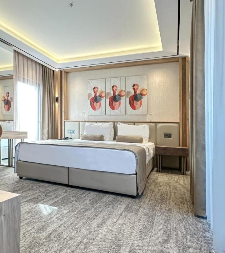 Solia Hotel