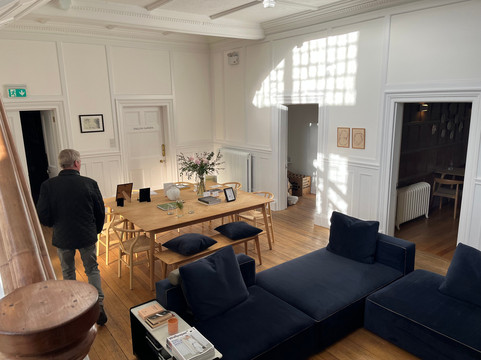 河流艺术俱乐部酒店主图