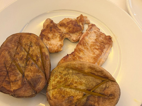 本内图瑟酒店主图