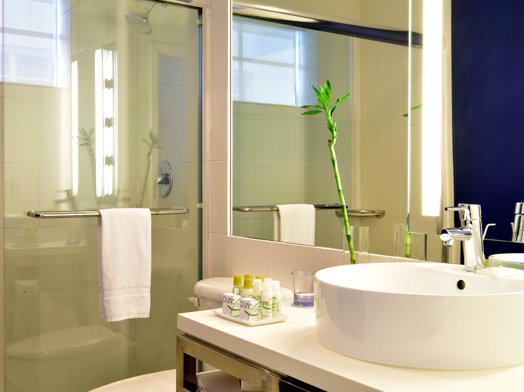 佩斯塔纳南海滩酒店