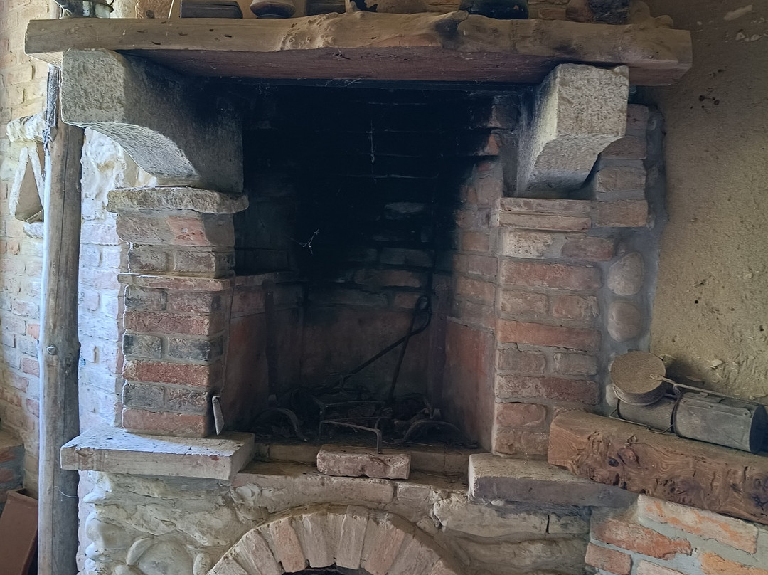 Case Grotta Di Mombarone-阿斯蒂必去景点
