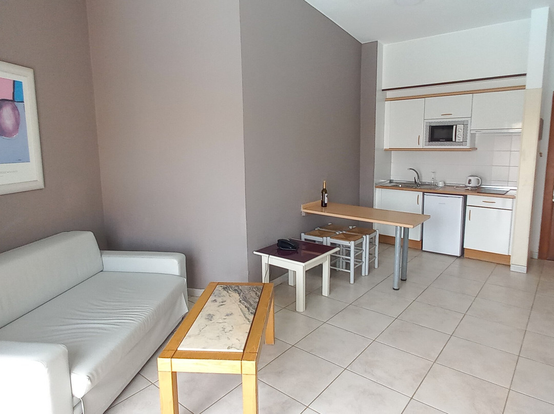 厄尔巴露西亚运动套房酒店主图