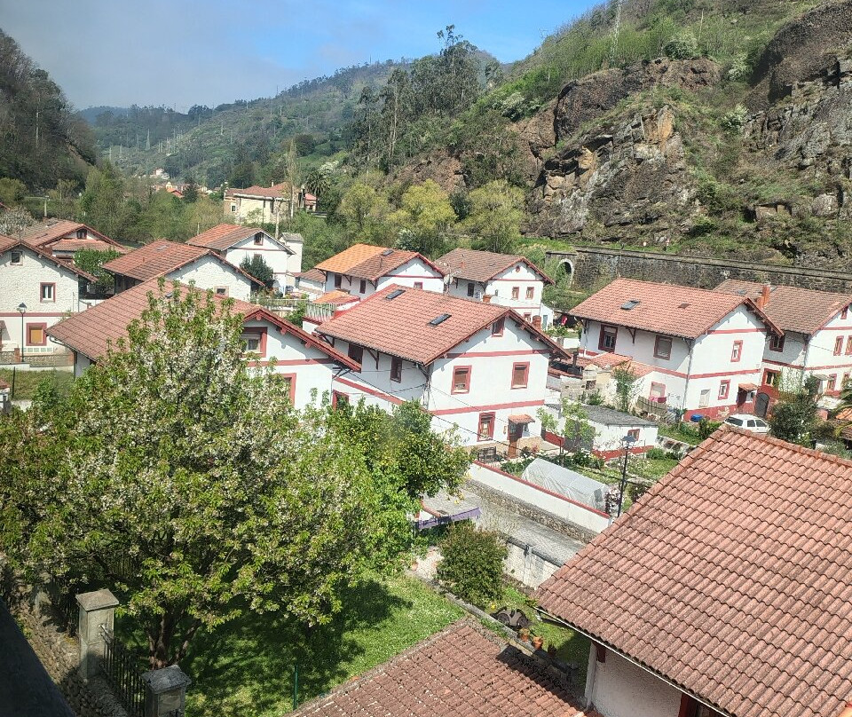 Centro de Interpretacion del Poblado Minero de Bustiello-Mieres必去景点