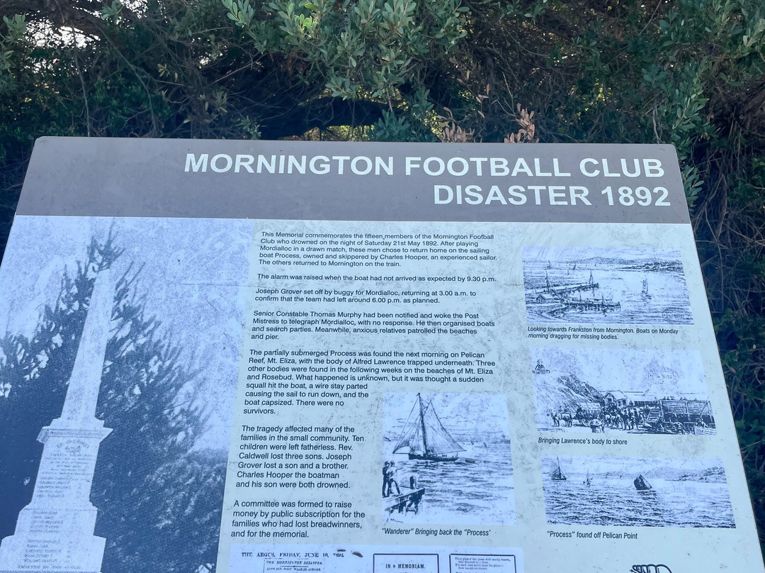 Football Disaster Memorial-莫宁顿必去景点