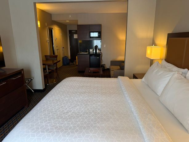 Holiday Inn Express 彭布罗克-客卧