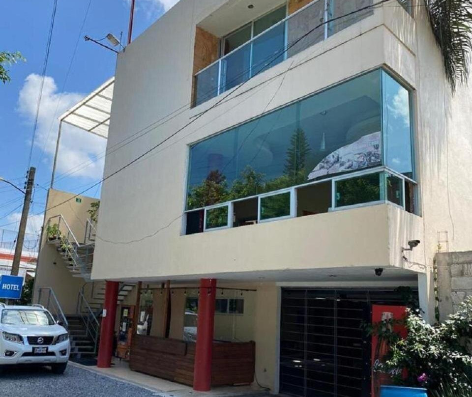 Hotel Sierra Inn