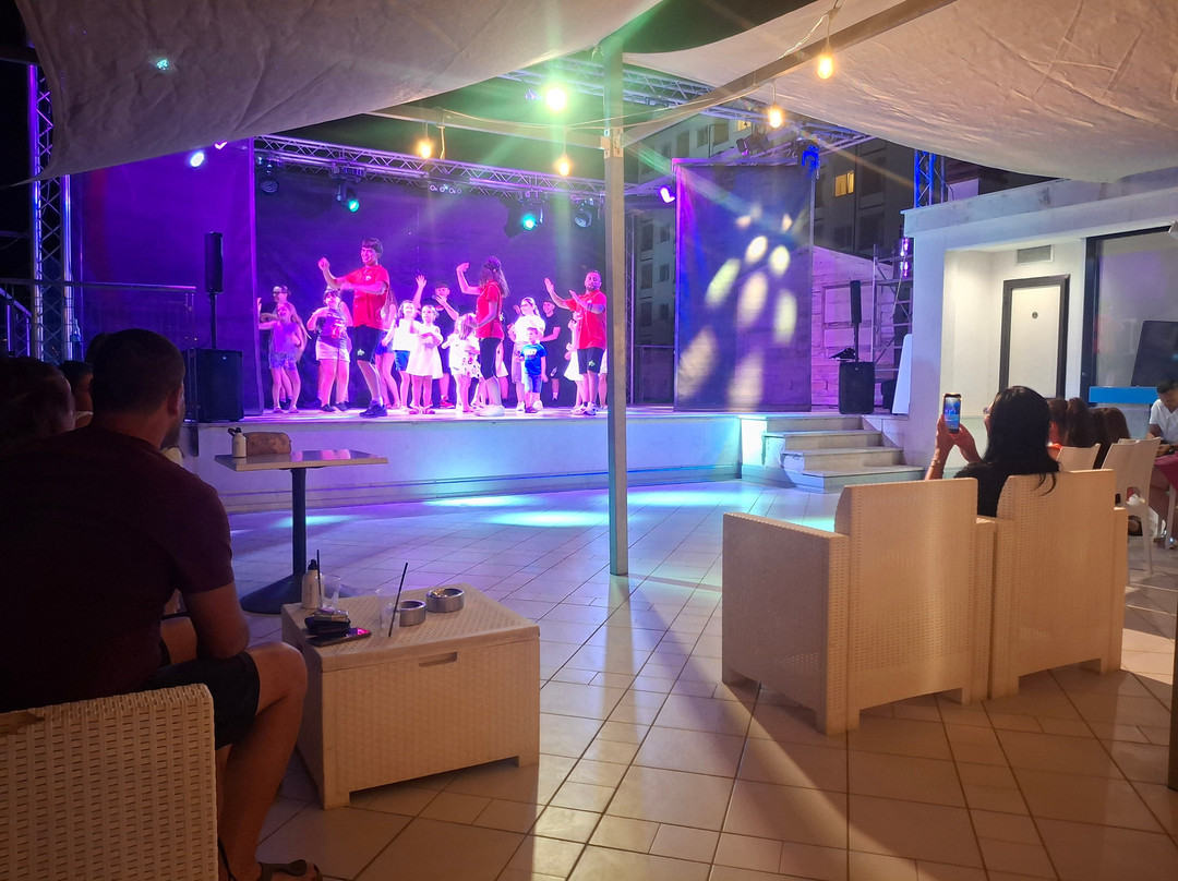 阿布鲁齐公爵酒店主图