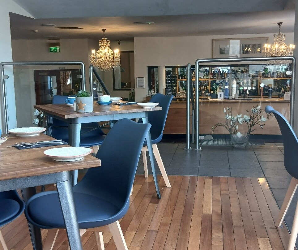 怀特沃特水疗酒店主图