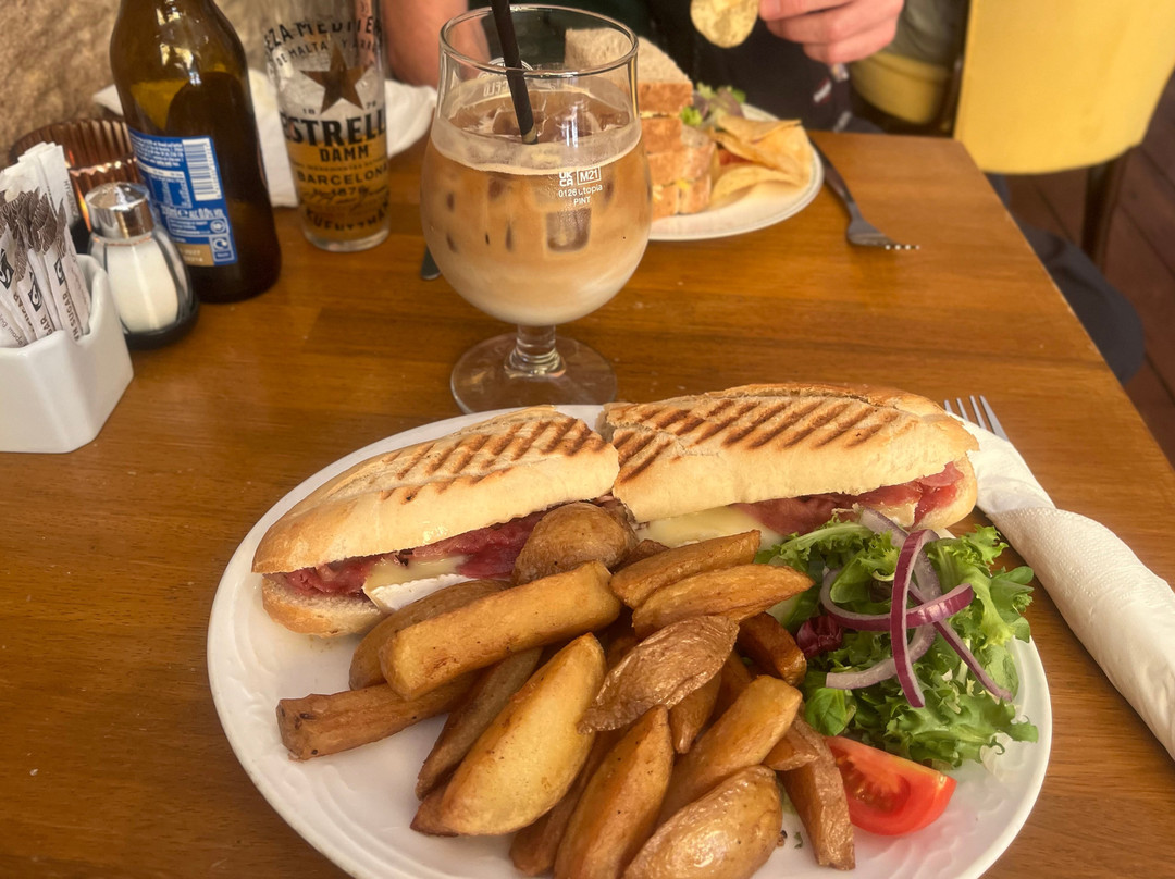 Yellow Chair Coffee House & Pizzeria