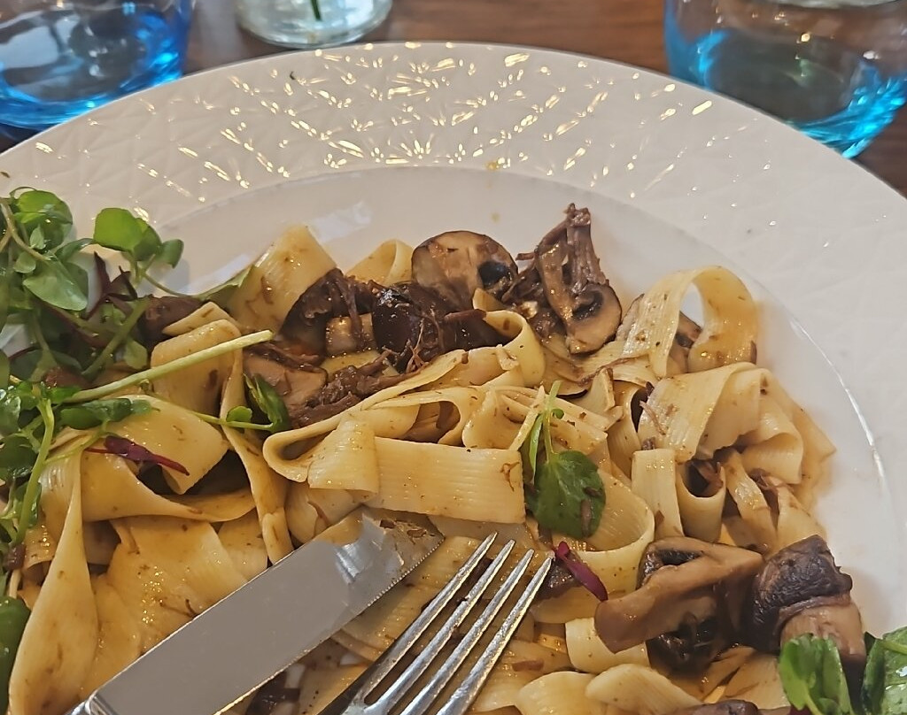 钱普尼斯森林小湖酒店主图