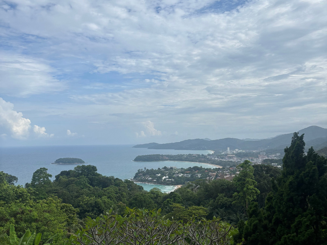 普吉岛城市观光： 普吉岛老城区查龙寺著名景点-普吉岛必去景点