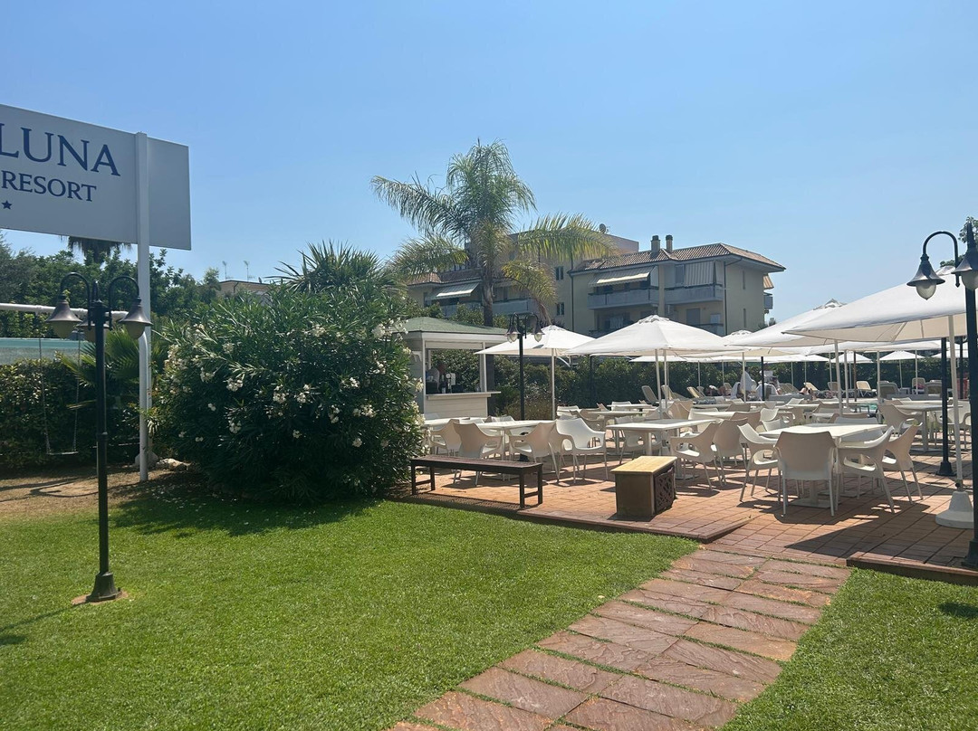 Almaluna Hotel & Resort主图