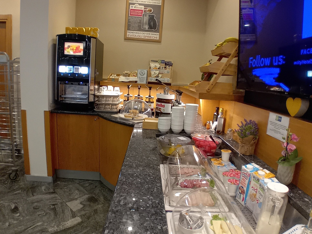 佛利诺城套房酒店主图