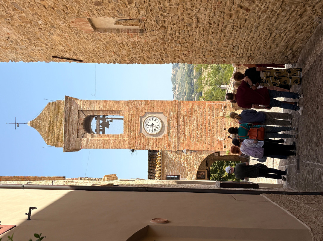Castello di Castiglioni-Arcevia必去景点