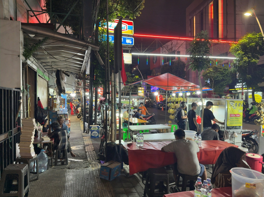 雅加达门腾阿什利唐酒店主图