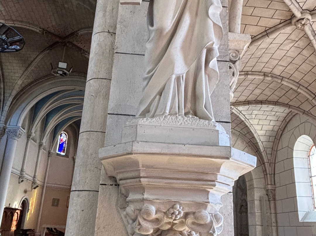 Église Saint-Sauveur-Sanguinet必去景点