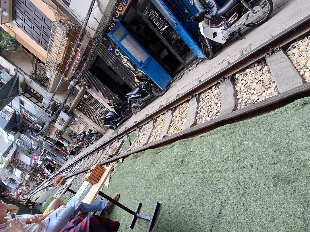 28 Train Street - Cafe & Bistro